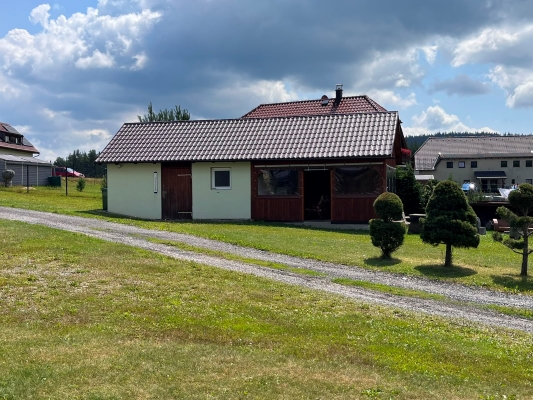 kolárna s pergolou